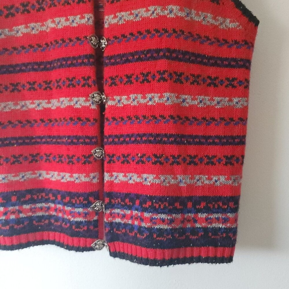 Marsh Landing Nordic Red Vest Medium Clip Buttons Striped - Picture 3 of 4